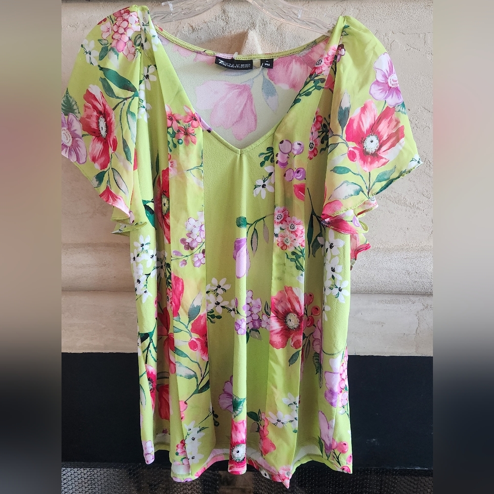 7th Avenue floral top, size XL
